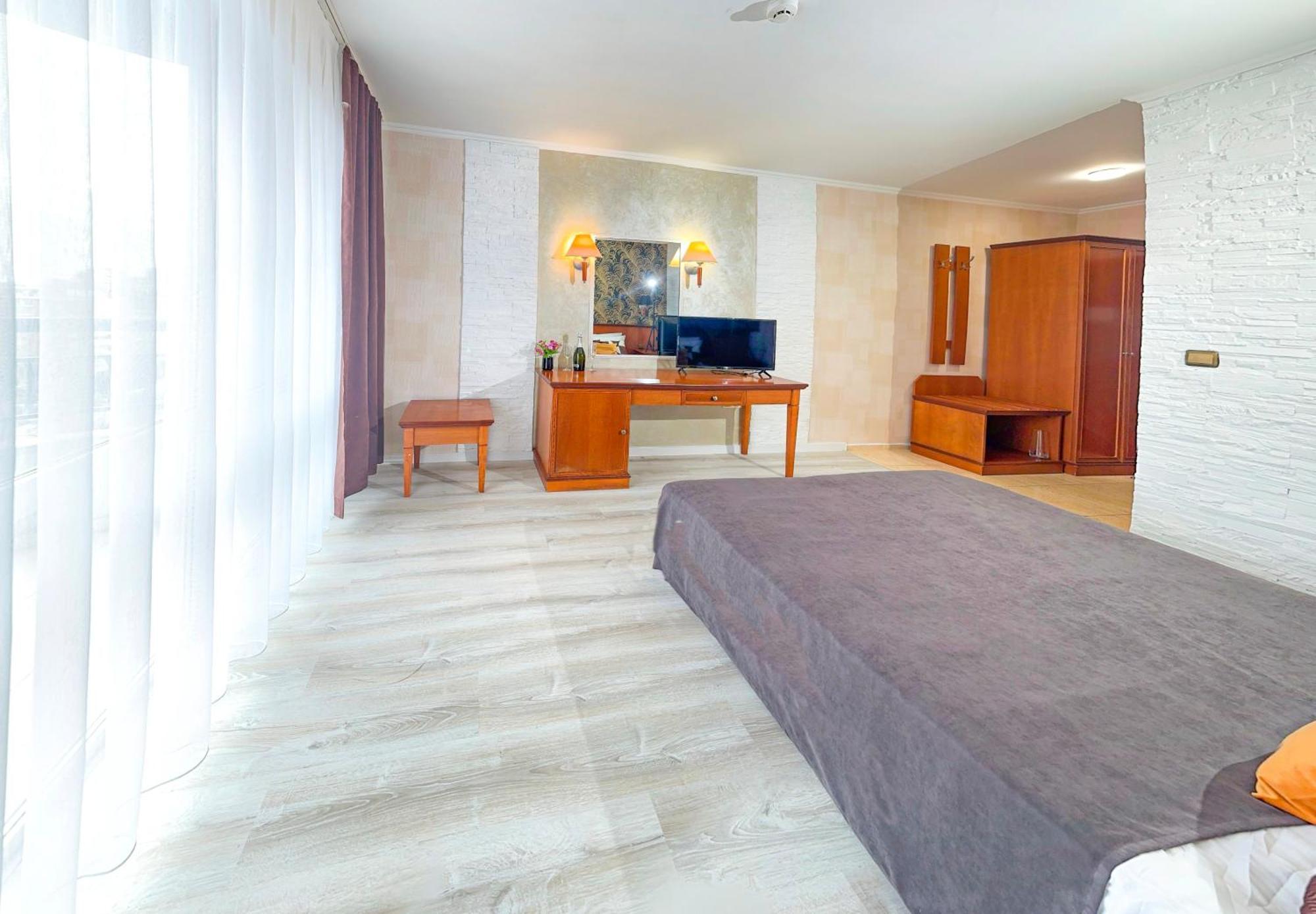 Hotel Yo Sankt Konstantin & Helena Eksteriør billede