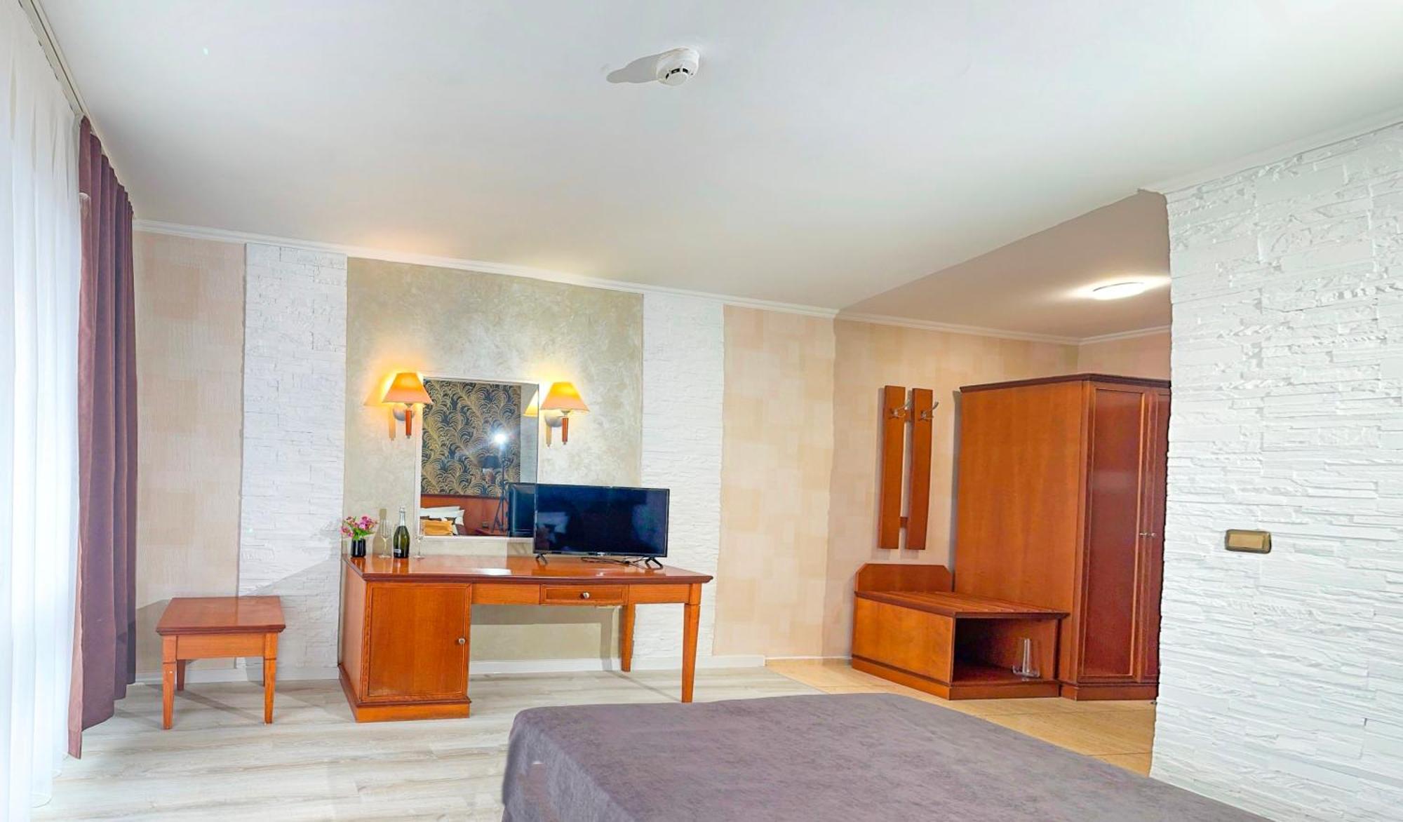 Hotel Yo Sankt Konstantin & Helena Eksteriør billede